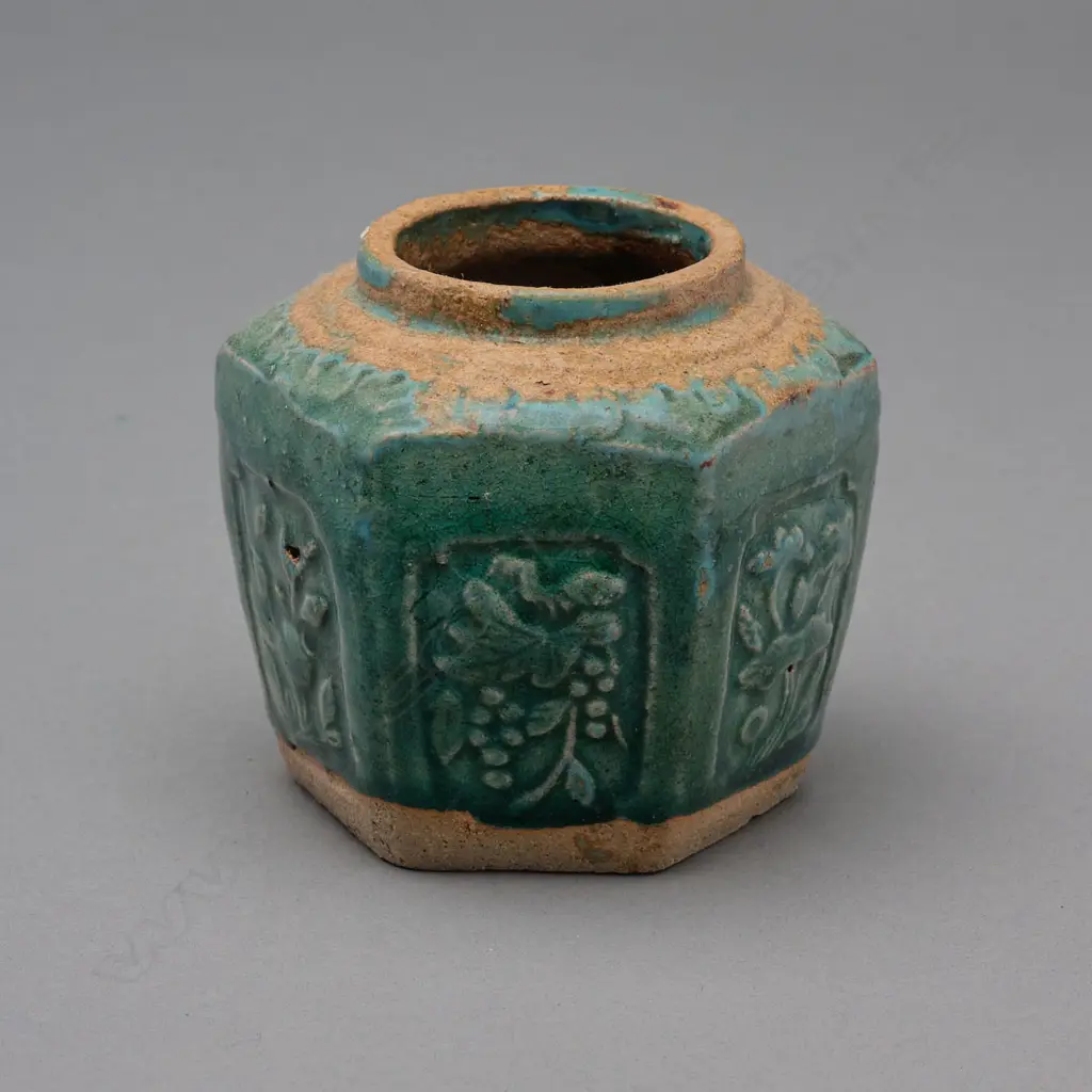 Asian stoneware jar, Image 1++